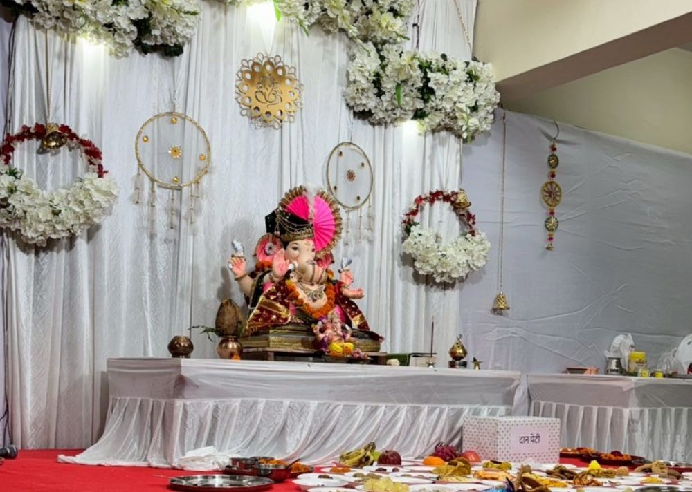 大学内のガネーシャ祭